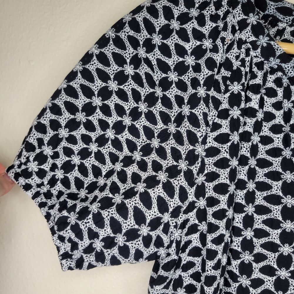 LOFT Textured Puff Sleeve Blouse, Size L - Picture 5 of 6